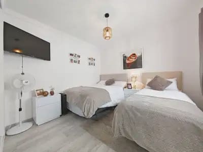 3 soveværelse Byhus til salg i Ojen med swimmingpool garage - € 595.000 (Ref: 10131993)