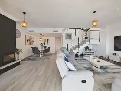 3 soveværelse Byhus til salg i Ojen med swimmingpool garage - € 595.000 (Ref: 10131993)