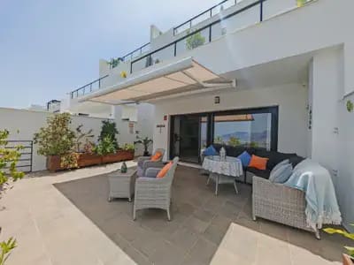 3 soveværelse Byhus til salg i Ojen med swimmingpool garage - € 595.000 (Ref: 10131993)