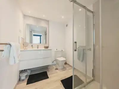 3 soveværelse Byhus til salg i Ojen med swimmingpool garage - € 595.000 (Ref: 10131993)