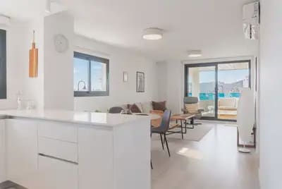 2 soverom Leilighet til salgs i Las Flores, Mijas med svømmebasseng garasje - € 449 000 (Ref: 10155273)
