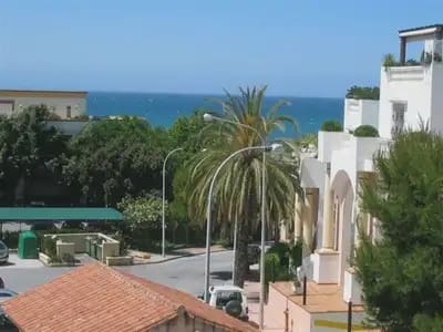 1 slaapkamer Strandappartement te koop in Elviria, Marbella met zwembad garage - € 375.000 (Ref: 10157887)