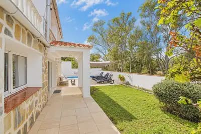3 makuuhuone Huvila myytävänä paikassa Marbella mukana uima-altaan 
autotalli - 850 000 € (Ref: 10159673)
