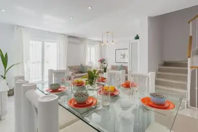 7 bedroom Semi-detached Villa for sale in Benalmadena with pool garage - € 610,000 (Ref: 10161779)
