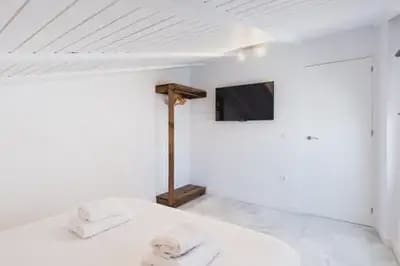 7 bedroom Semi-detached Villa for sale in Benalmadena with pool garage - € 610,000 (Ref: 10161779)