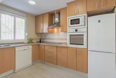 7 bedroom Semi-detached Villa for sale in Benalmadena with pool garage - € 610,000 (Ref: 10161779)