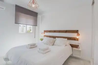 7 bedroom Semi-detached Villa for sale in Benalmadena with pool garage - € 610,000 (Ref: 10161779)