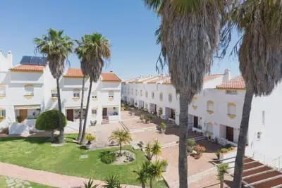 7 bedroom Semi-detached Villa for sale in Benalmadena with pool garage - € 610,000 (Ref: 10161779)