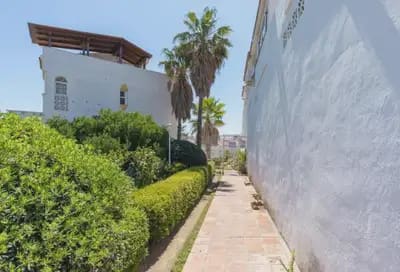 7 bedroom Semi-detached Villa for sale in Benalmadena with pool garage - € 610,000 (Ref: 10161779)