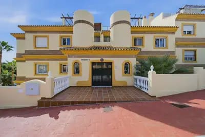 3 bedroom Flat for sale in Mijas with pool garage - € 455,000 (Ref: 10168808)