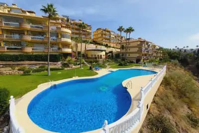 Piso de 3 habitaciones en Calahonda, Mijas en venta con piscina garaje - 455.000 € (Ref: 10168808)