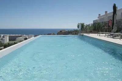 2 soveværelse Strandlejlighed til salg i Fuengirola med swimmingpool garage - € 498.000 (Ref: 10173933)