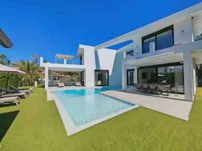 Chalet de 5 habitaciones en Marbella en venta con piscina garaje - 3.900.000 € (Ref: 10173934)