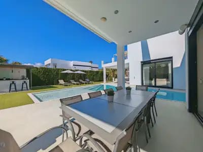 Chalet de 5 habitaciones en Marbella en venta con piscina garaje - 3.900.000 € (Ref: 10173934)