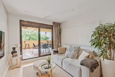 2 soveværelse Strandlejlighed til salg i La Cala de Mijas, Mijas med swimmingpool garage - € 420.000 (Ref: 10177146)