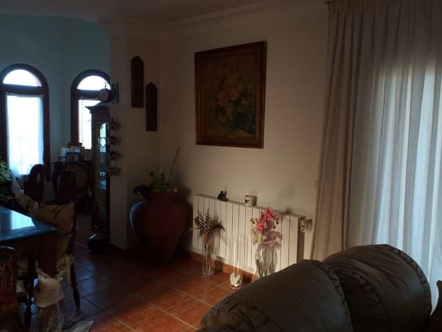 Chalet de 4 habitaciones en El Rosario, Marbella en venta con piscina garaje - 1.600.000 € (Ref: 6400537)