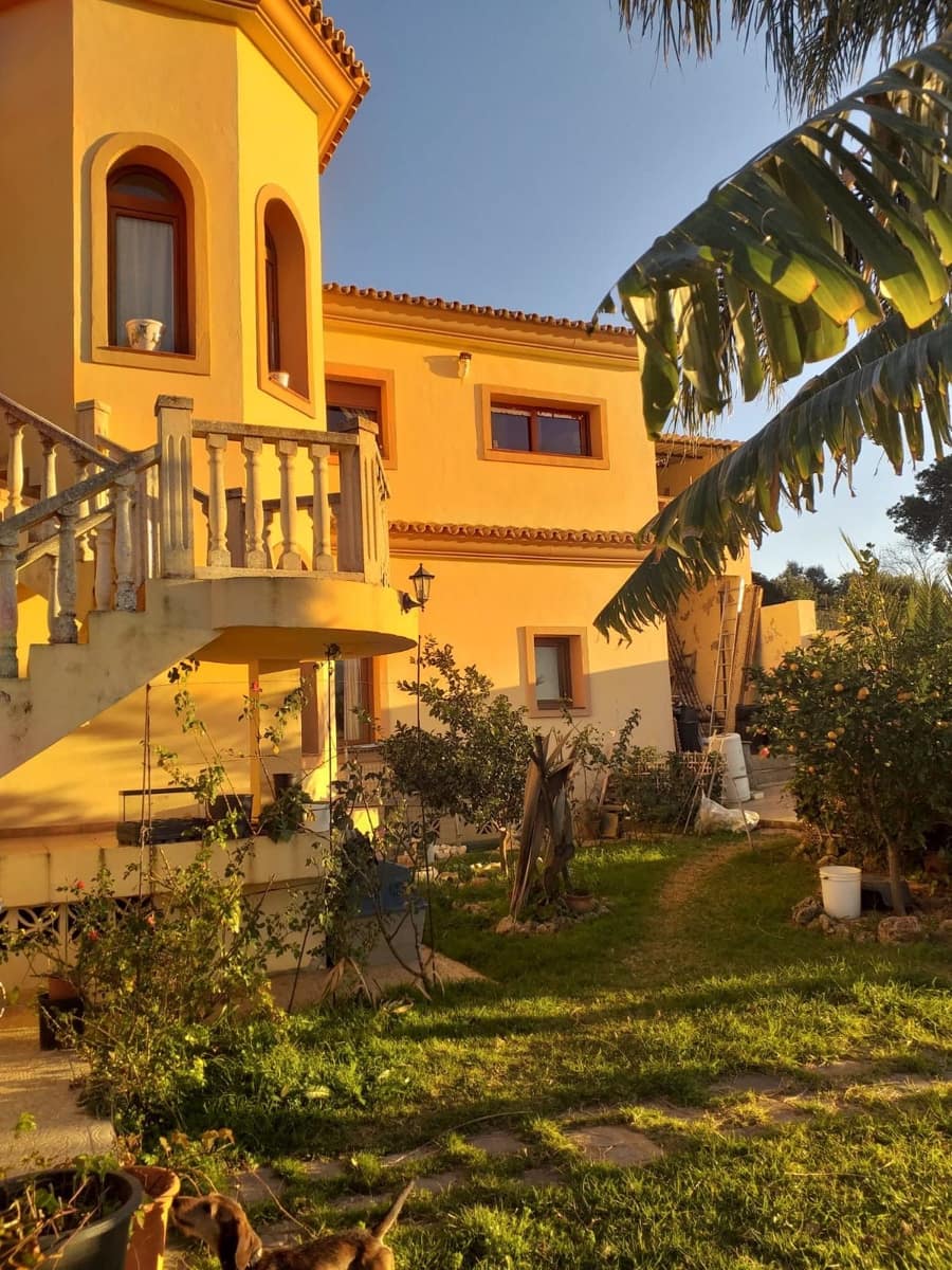 4 makuuhuone Huvila myytävänä paikassa Marbella mukana uima-altaan 
autotalli - 1 600 000 € (Ref: 6400537)