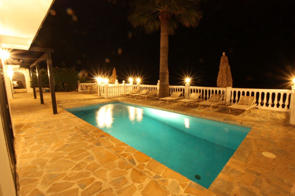 4 sypialnia Willa na sprzedaż w Benalmadena z basenem garażem - 1 600 000 € (Ref: 9274742)