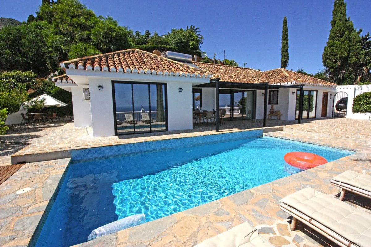 4 sypialnia Willa na sprzedaż w Benalmadena z basenem garażem - 1 600 000 € (Ref: 9274742)