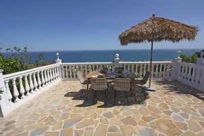 4 bedroom Villa for sale in Benalmadena with pool garage - € 1,600,000 (Ref: 9274742)