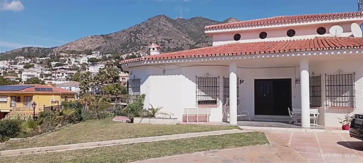 7 bedroom Villa for sale in Benalmadena with pool garage - € 1,545,000 (Ref: 9274743)
