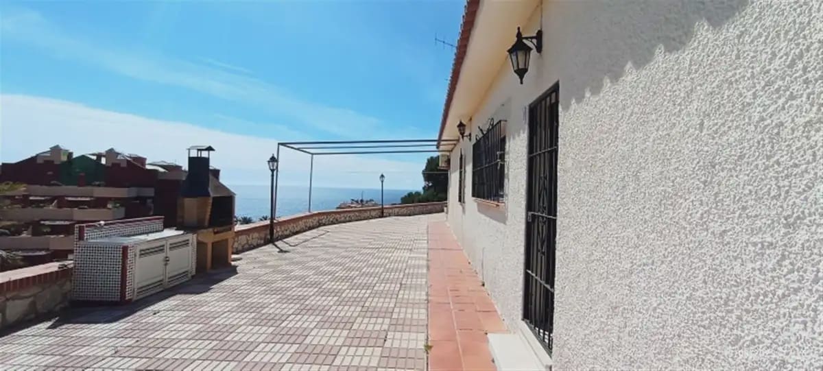 7 bedroom Villa for sale in Benalmadena with pool garage - € 1,545,000 (Ref: 9274743)