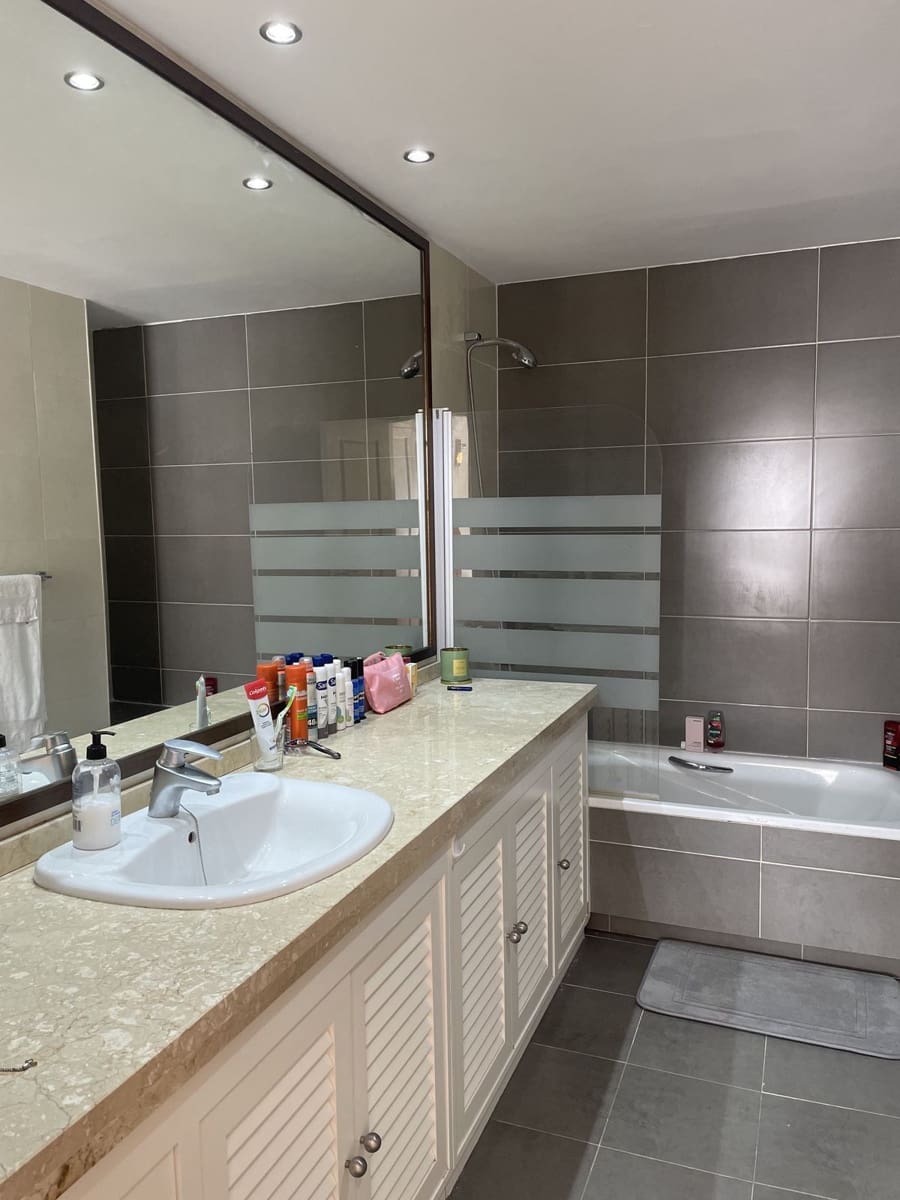 2 soveværelse Lejlighed til salg i Benalmadena med swimmingpool - € 479.000 (Ref: 9274748)