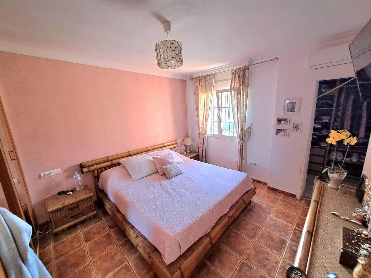 6 soveværelse Villa til salg i Mijas med swimmingpool garage - € 765.000 (Ref: 9274749)