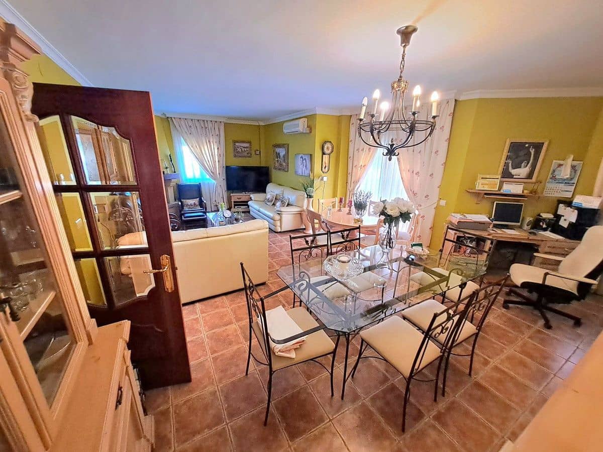 6 bedroom Villa for sale in Mijas with pool garage - € 765,000 (Ref: 9274749)