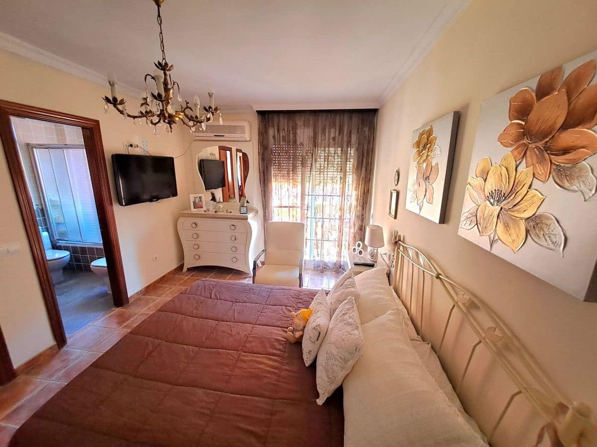 6 bedroom Villa for sale in Mijas with pool garage - € 765,000 (Ref: 9274749)