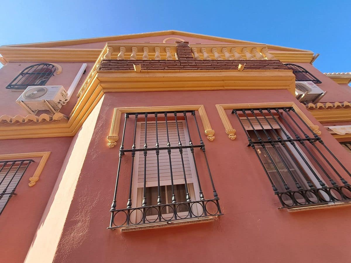 6 bedroom Villa for sale in Mijas with pool garage - € 765,000 (Ref: 9274749)