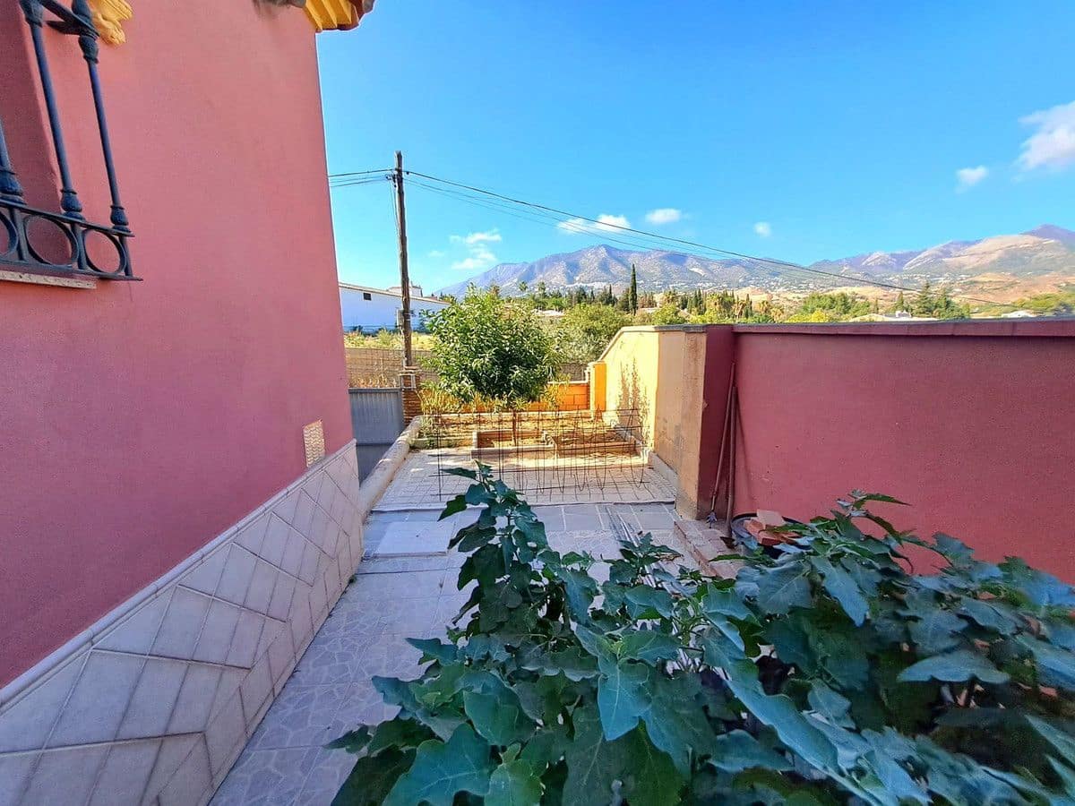 6 bedroom Villa for sale in Mijas with pool garage - € 765,000 (Ref: 9274749)