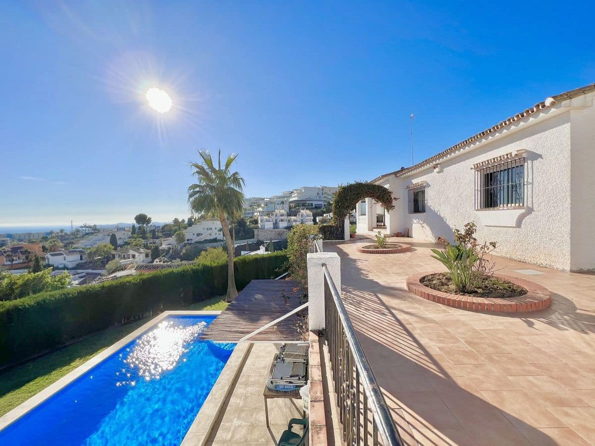 4 slaapkamer Villa te koop in Benalmadena met zwembad - € 990.000 (Ref: 9274752)