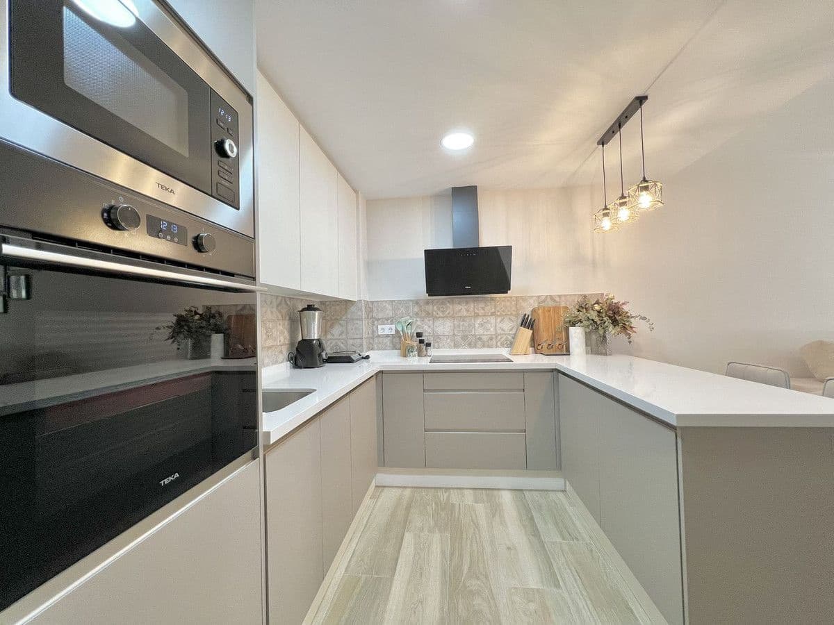 2 soveværelse Lejlighed til salg i Fuengirola med garage - € 530.000 (Ref: 9274753)