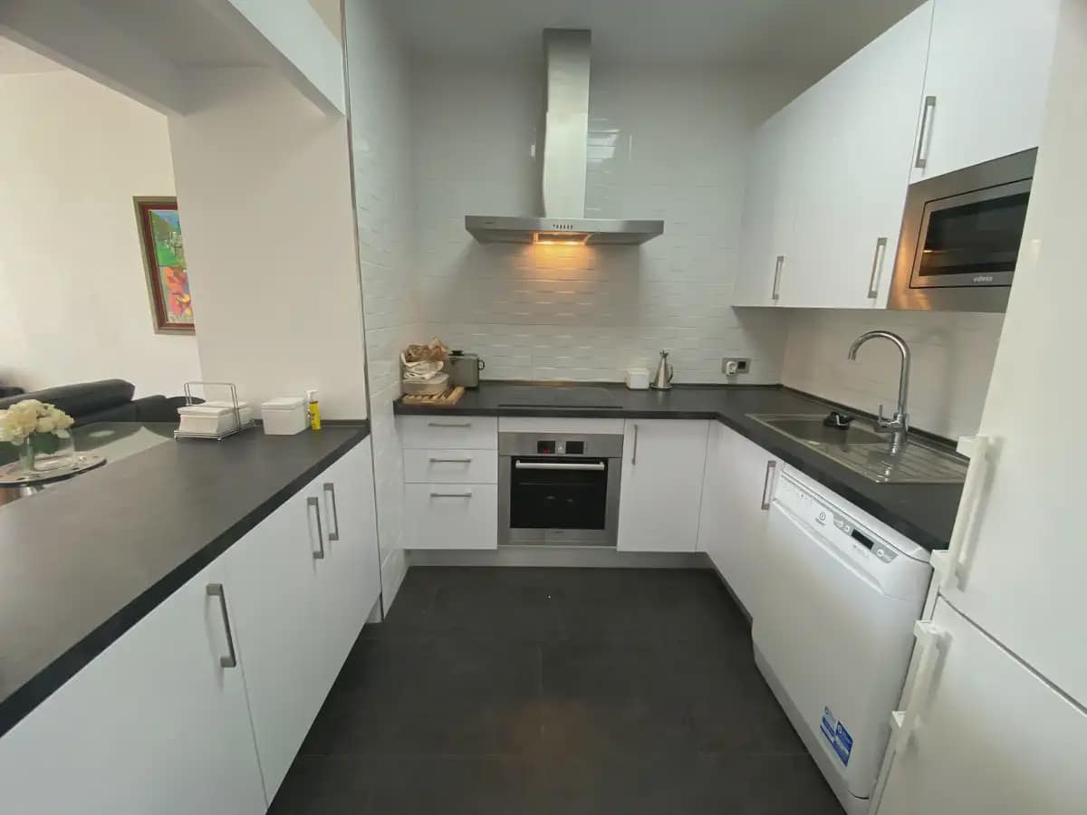 3 slaapkamer Strandappartement te koop in Fuengirola met zwembad - € 970.000 (Ref: 9274755)