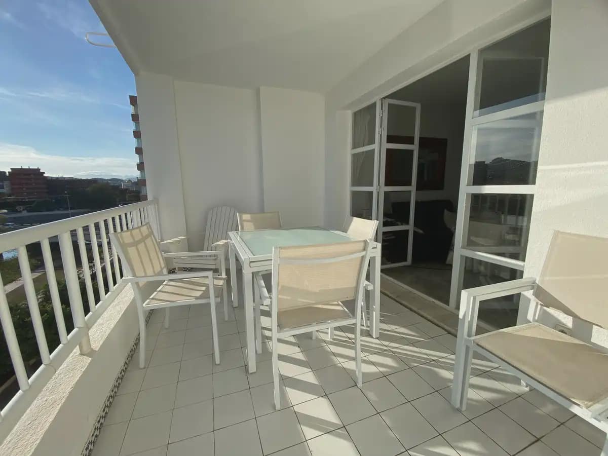 3 slaapkamer Strandappartement te koop in Fuengirola met zwembad - € 970.000 (Ref: 9274755)