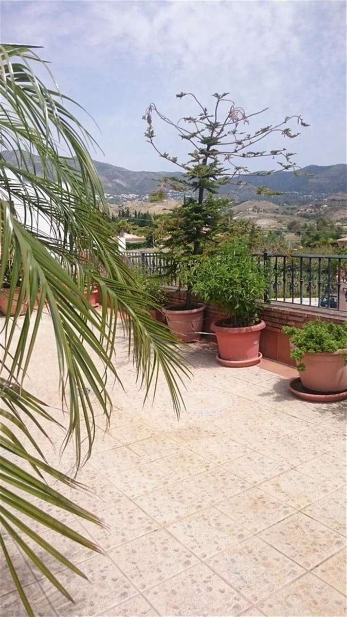 3 soveværelse Villa til salg i Mijas med swimmingpool garage - € 975.000 (Ref: 9274756)