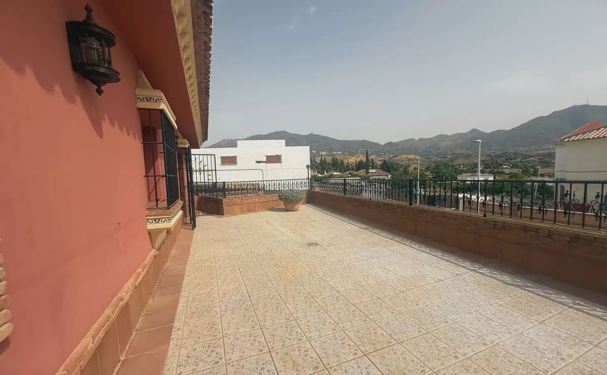 Chalet de 3 habitaciones en Mijas en venta con piscina garaje - 899.000 € (Ref: 9274756)