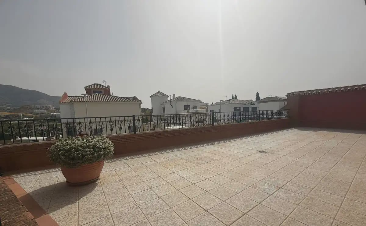 Chalet de 3 habitaciones en Mijas en venta con piscina garaje - 899.000 € (Ref: 9274756)
