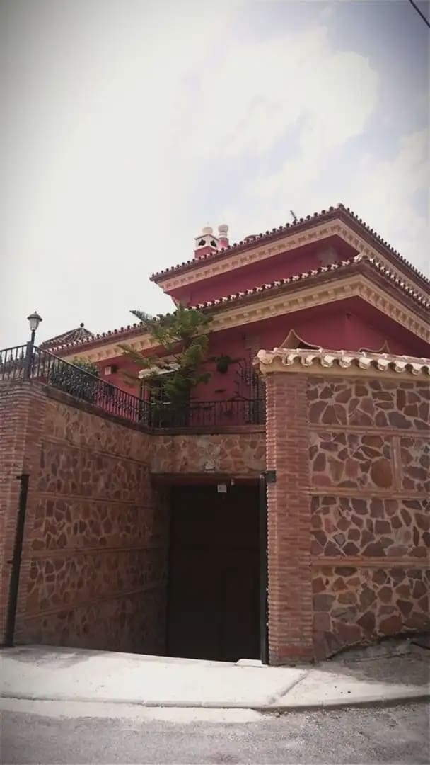 Chalet de 3 habitaciones en Mijas en venta con piscina garaje - 899.000 € (Ref: 9274756)
