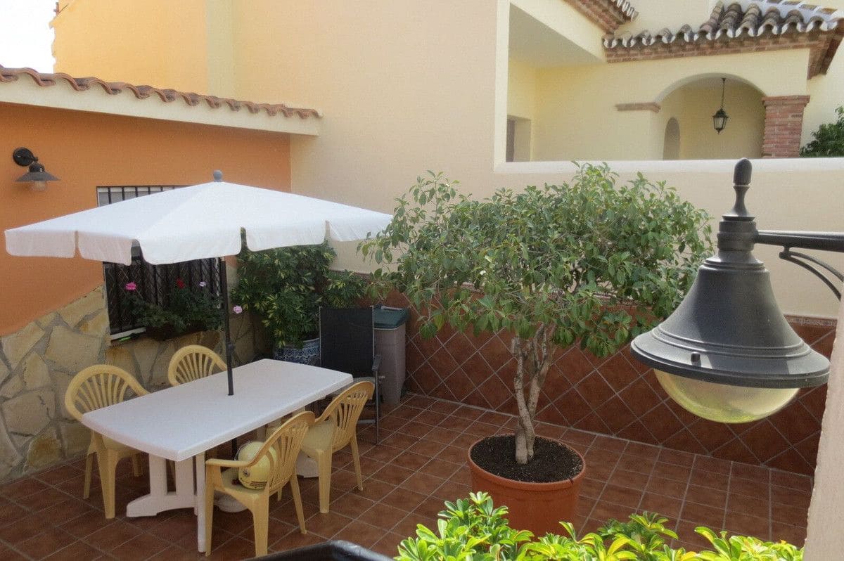 4 soveværelse Semi-Rækkehus til salg i Mijas med garage - € 530.000 (Ref: 9274761)