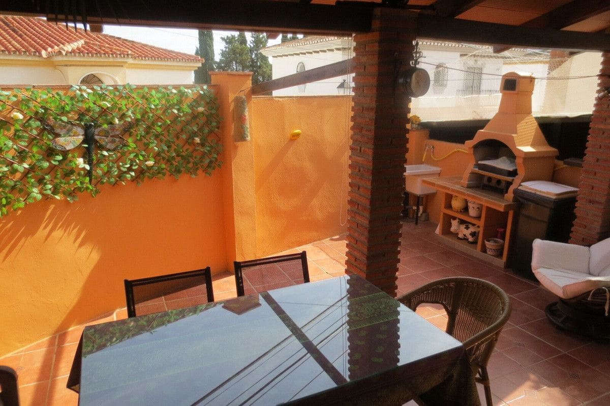 4 soveværelse Semi-Rækkehus til salg i Mijas med garage - € 530.000 (Ref: 9274761)