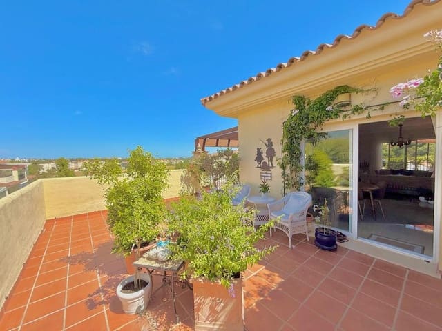 3 chambre Penthouse à vendre à Mijas Golf, Mijas avec piscine garage - 545 000 € (Ref: 9274765)