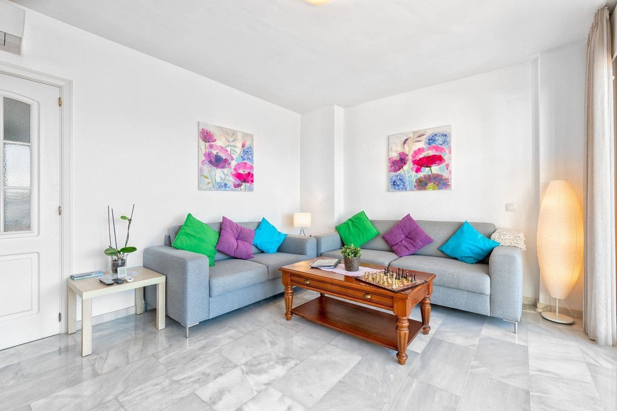 2 makuuhuone Kattohuoneisto myytävänä paikassa Mijas mukana uima-altaan 
autotalli - 989 000 € (Ref: 9274767)