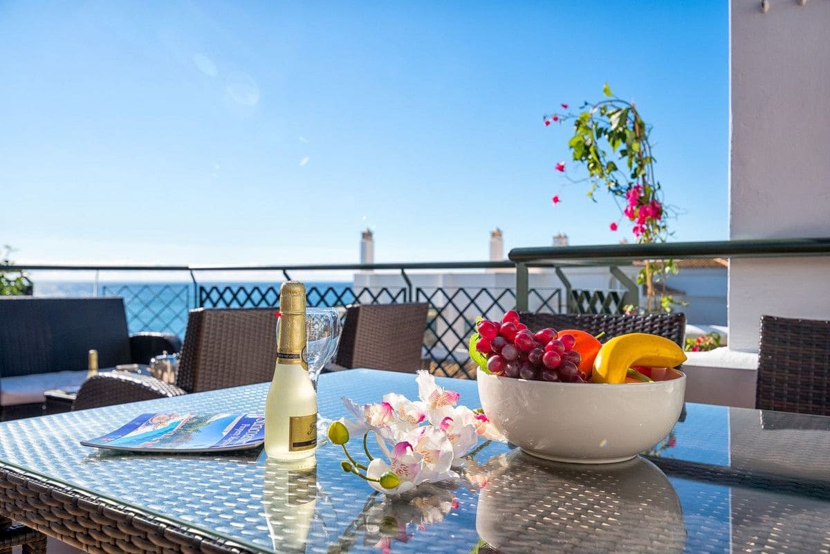 2 makuuhuone Kattohuoneisto myytävänä paikassa Mijas mukana uima-altaan 
autotalli - 989 000 € (Ref: 9274767)