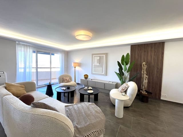 4 soverom Leilighet til salgs i Las Gaviotas  - Carvajal, Fuengirola med svømmebasseng garasje - € 690 000 (Ref: 9274769)