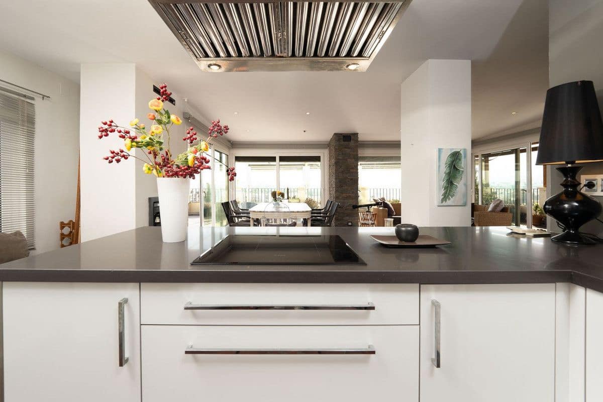 3 soverom Penthouse til salgs i Fuengirola med svømmebasseng garasje - € 1 250 000 (Ref: 9274772)