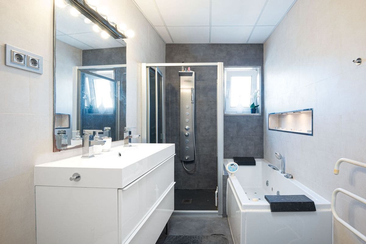 3 soverom Penthouse til salgs i Fuengirola med svømmebasseng garasje - € 1 250 000 (Ref: 9274772)