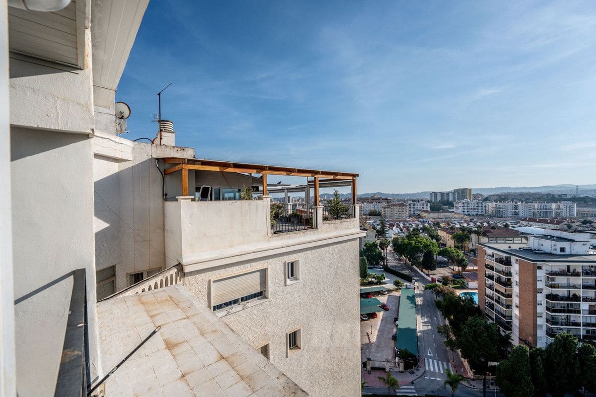 3 soverom Penthouse til salgs i Fuengirola med svømmebasseng garasje - € 1 250 000 (Ref: 9274772)