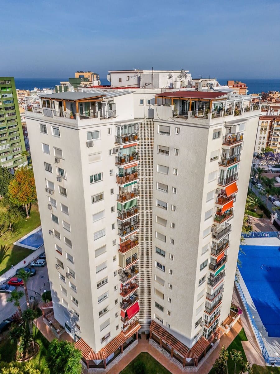 3 soverom Penthouse til salgs i Fuengirola med svømmebasseng garasje - € 1 250 000 (Ref: 9274772)